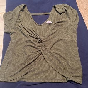 Twist front top